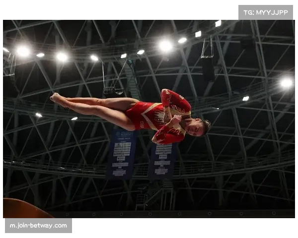 邓娅兰弃赛引热议 体操选手心理与稳定性再成关注焦点 邓娅兰弃赛引热议 体操选手心理与稳定性再成关注焦点