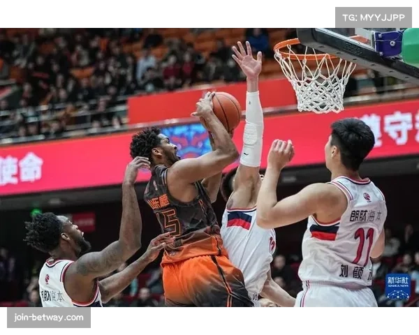 广州朗肽海本主场大胜辽宁 威金顿全面表现带动攻防